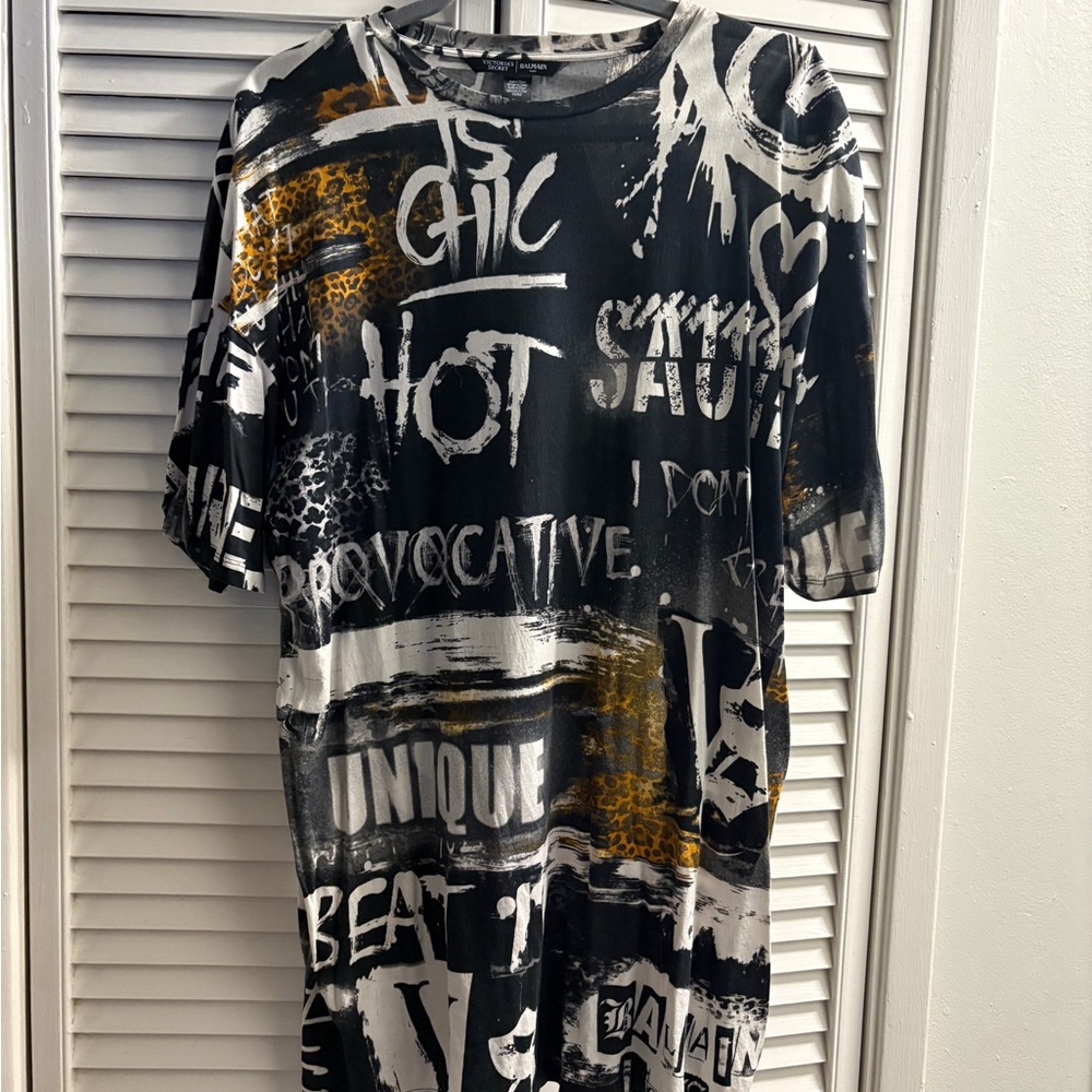 VS X BALMAIN  Black and White T-Shirt